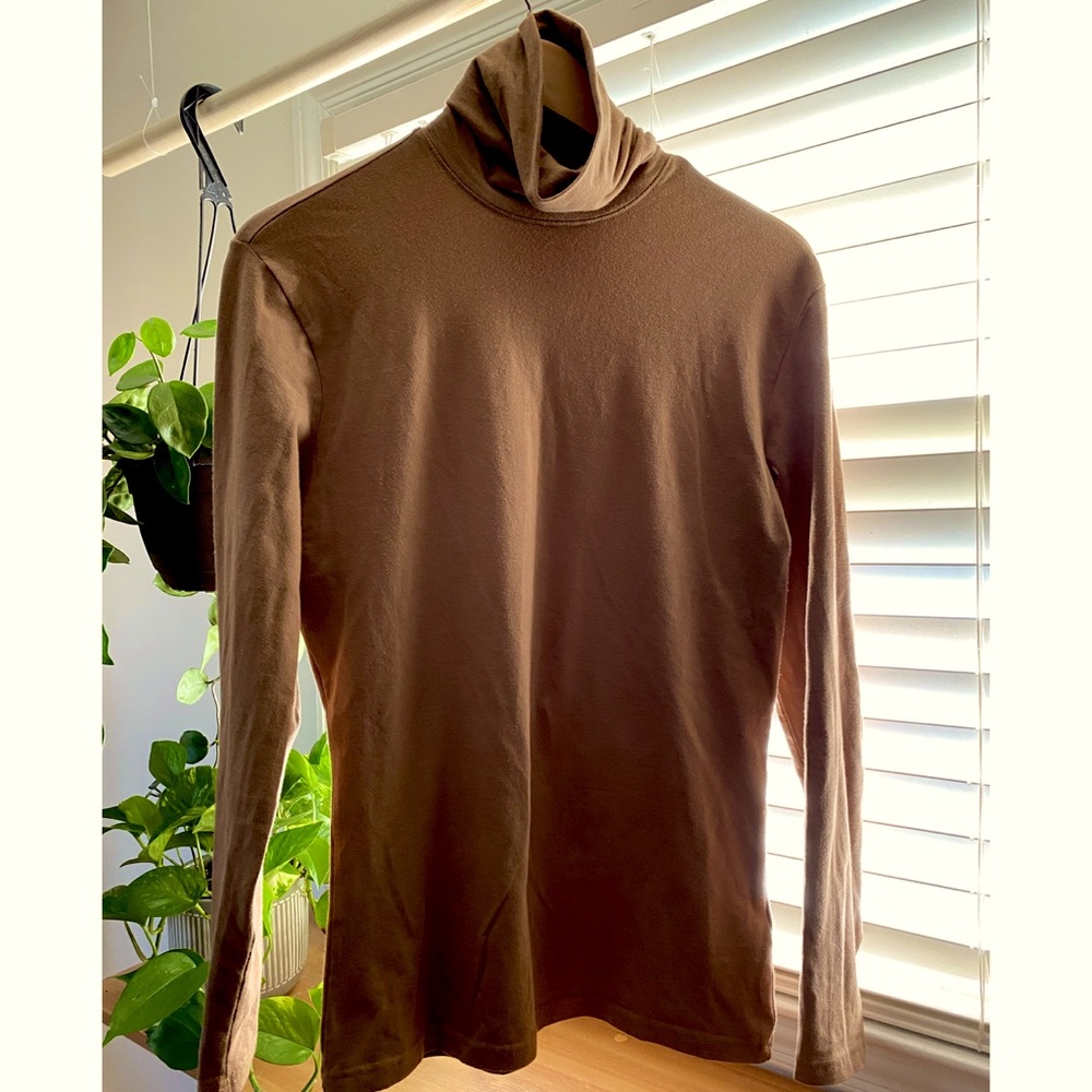 H&M men’s turtle neck shirt